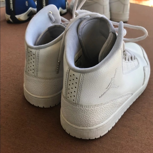 Jordan executive - Picture 2 of 3